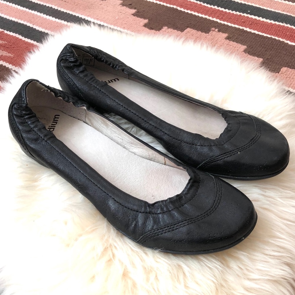 NWOT Palladium Leather Flats